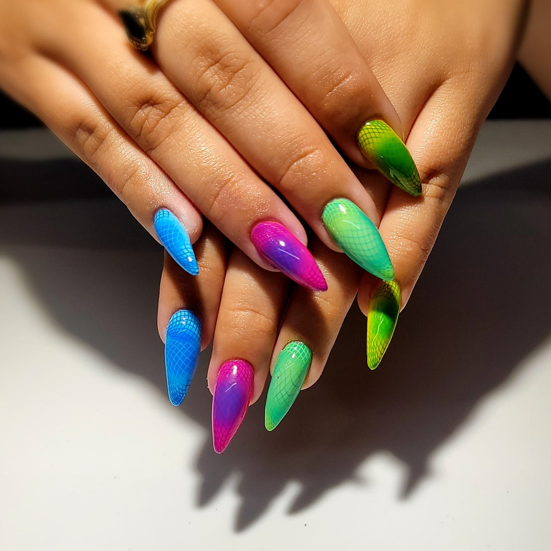 Can you airbrush gel nails?